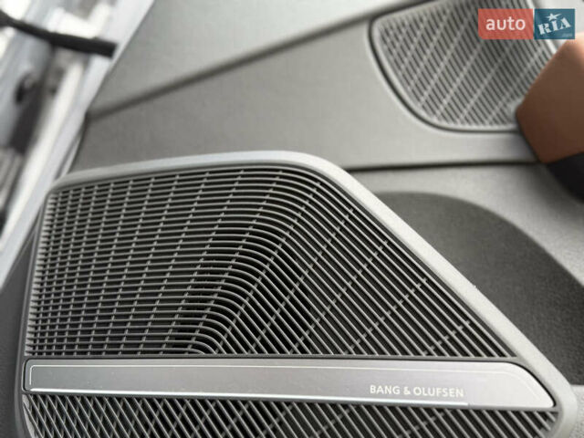 Сірий Ауді Ку 5, об'ємом двигуна 2 л та пробігом 23 тис. км за 39900 $, фото 94 на Automoto.ua