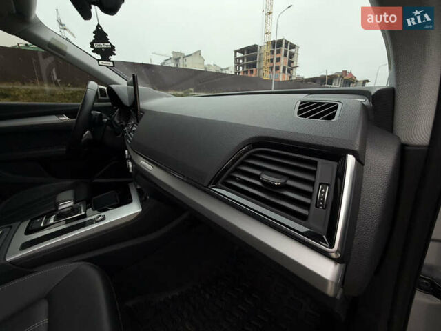 Серый Ауди Ку 5, объемом двигателя 2 л и пробегом 46 тыс. км за 33900 $, фото 43 на Automoto.ua