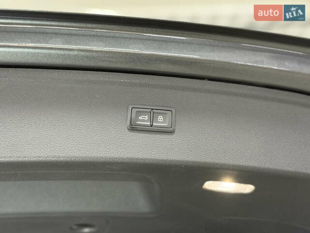 Серый Ауди Ку 5, объемом двигателя 1.98 л и пробегом 3 тыс. км за 34700 $, фото 61 на Automoto.ua