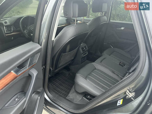 Сірий Ауді Ку 5, об'ємом двигуна 1.98 л та пробігом 38 тис. км за 37500 $, фото 17 на Automoto.ua