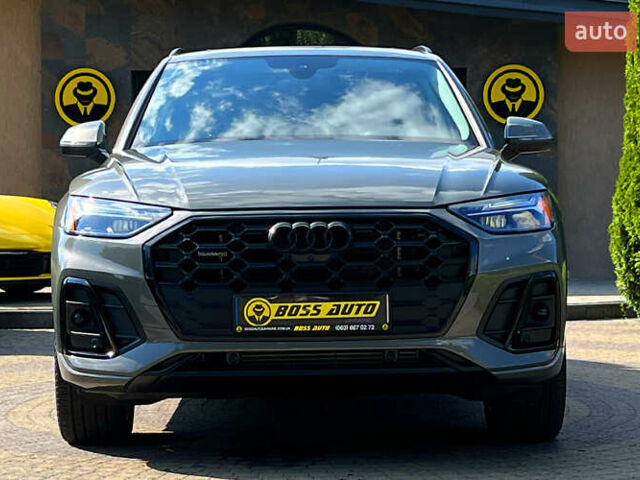 Серый Ауди Ку 5, объемом двигателя 2 л и пробегом 4 тыс. км за 57999 $, фото 1 на Automoto.ua