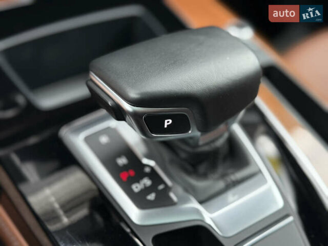 Сірий Ауді Ку 5, об'ємом двигуна 2 л та пробігом 23 тис. км за 39900 $, фото 119 на Automoto.ua