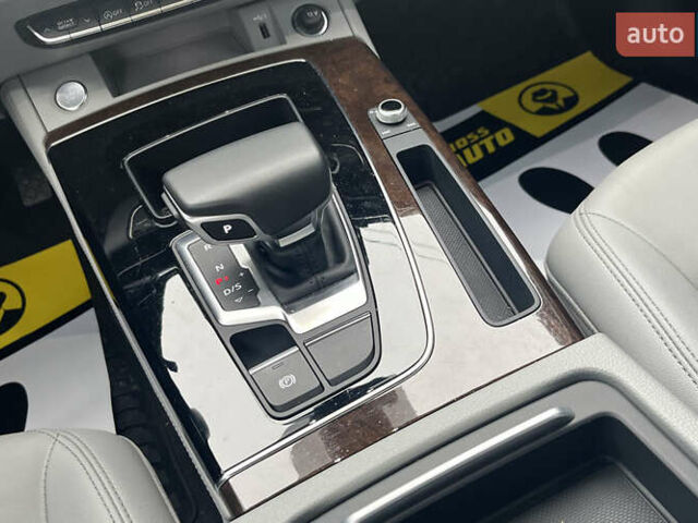 Серый Ауди Ку 5, объемом двигателя 1.98 л и пробегом 41 тыс. км за 37999 $, фото 13 на Automoto.ua