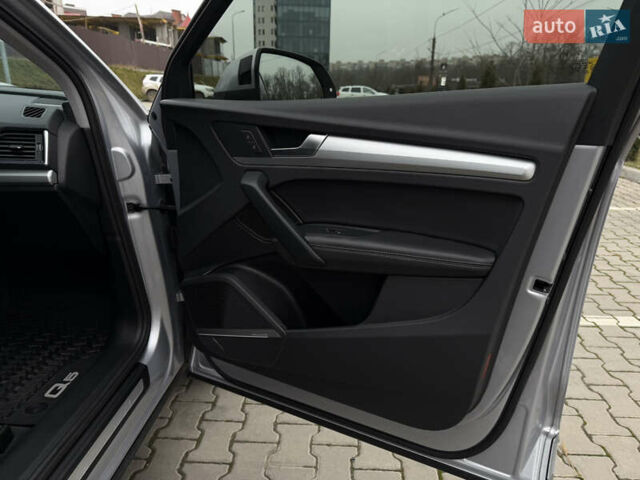 Серый Ауди Ку 5, объемом двигателя 2 л и пробегом 46 тыс. км за 33900 $, фото 41 на Automoto.ua