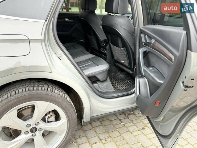 Серый Ауди Ку 5, объемом двигателя 1.98 л и пробегом 31 тыс. км за 39900 $, фото 20 на Automoto.ua