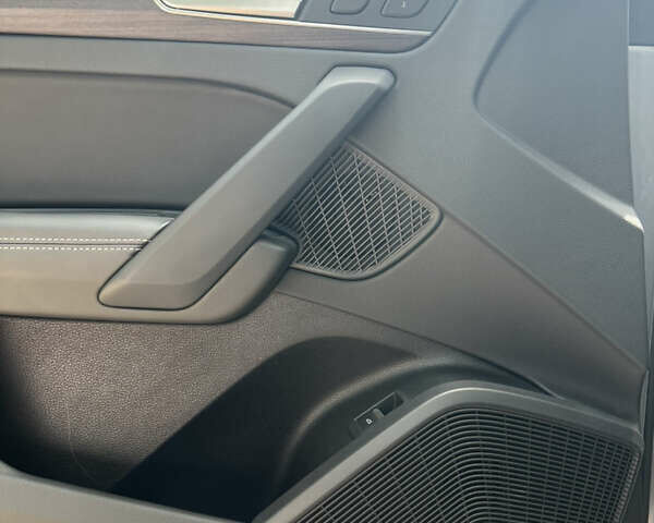 Серый Ауди Ку 5, объемом двигателя 1.98 л и пробегом 34 тыс. км за 40500 $, фото 22 на Automoto.ua