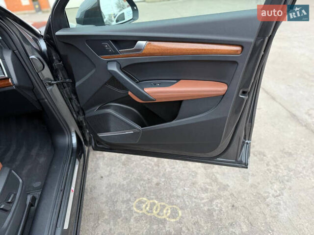 Серый Ауди Ку 5, объемом двигателя 1.98 л и пробегом 67 тыс. км за 40500 $, фото 22 на Automoto.ua