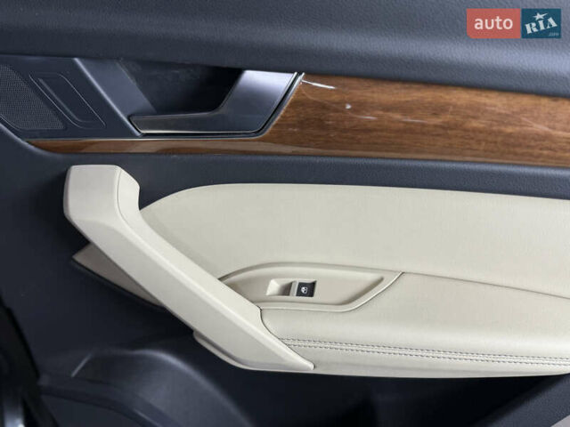 Серый Ауди Ку 5, объемом двигателя 1.98 л и пробегом 3 тыс. км за 34700 $, фото 60 на Automoto.ua