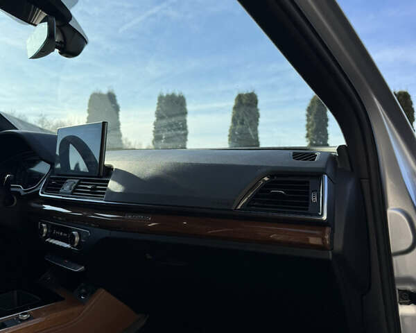 Серый Ауди Ку 5, объемом двигателя 1.98 л и пробегом 38 тыс. км за 43000 $, фото 76 на Automoto.ua