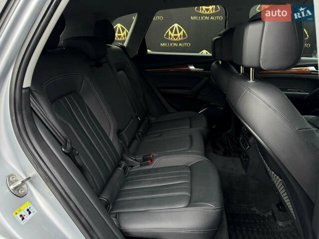 Серый Ауди Ку 5, объемом двигателя 1.98 л и пробегом 10 тыс. км за 42000 $, фото 12 на Automoto.ua