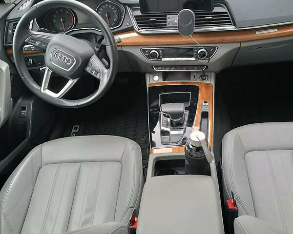 Серый Ауди Ку 5, объемом двигателя 1.98 л и пробегом 25 тыс. км за 36500 $, фото 6 на Automoto.ua