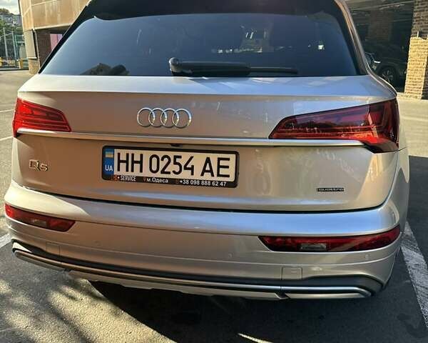 Сірий Ауді Ку 5, об'ємом двигуна 1.98 л та пробігом 66 тис. км за 39000 $, фото 3 на Automoto.ua