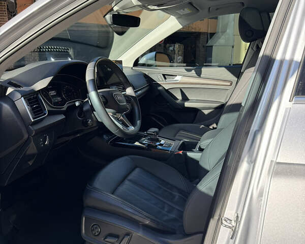 Ауді Ку 5 2022 у Одесі на Automoto.ua Сірий Ауді Ку 5, об'ємом двигуна 2 л та пробігом 48 тис. км за 52500 $, фото 8 на Automoto.ua