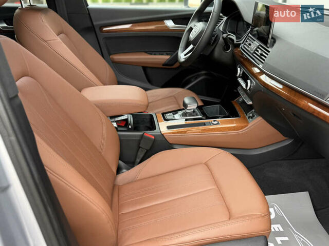 Сірий Ауді Ку 5, об'ємом двигуна 2 л та пробігом 23 тис. км за 39900 $, фото 88 на Automoto.ua