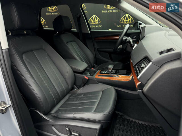 Серый Ауди Ку 5, объемом двигателя 1.98 л и пробегом 10 тыс. км за 42000 $, фото 13 на Automoto.ua