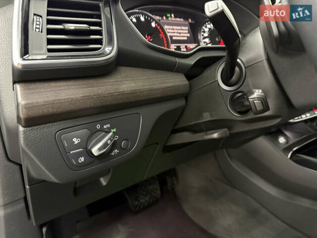 Сірий Ауді Ку 5, об'ємом двигуна 1.98 л та пробігом 494 тис. км за 42900 $, фото 12 на Automoto.ua