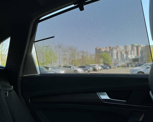 Сірий Ауді Ку 5, об'ємом двигуна 1.98 л та пробігом 9 тис. км за 55600 $, фото 26 на Automoto.ua