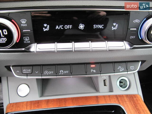 Серый Ауди Ку 5, объемом двигателя 1.98 л и пробегом 22 тыс. км за 44500 $, фото 136 на Automoto.ua