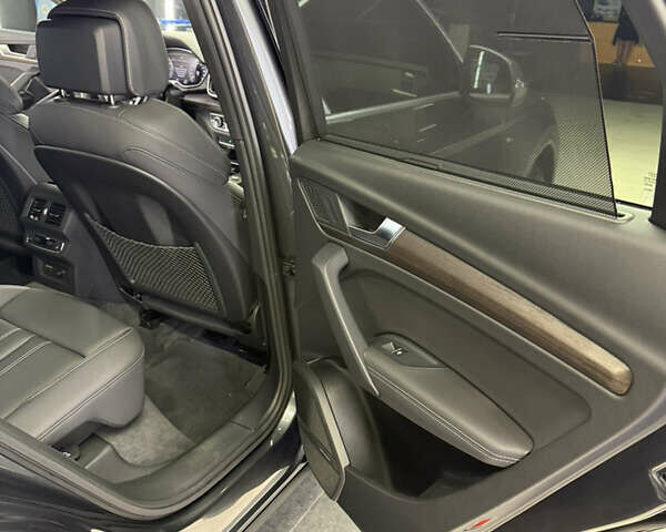 Сірий Ауді Ку 5, об'ємом двигуна 1.98 л та пробігом 1 тис. км за 59500 $, фото 35 на Automoto.ua