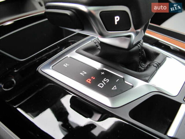 Серый Ауди Ку 5, объемом двигателя 1.98 л и пробегом 22 тыс. км за 44500 $, фото 138 на Automoto.ua