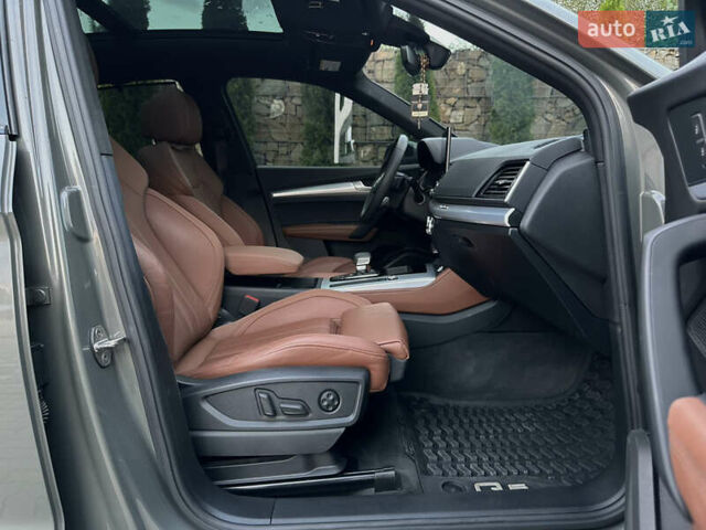 Серый Ауди Ку 5, объемом двигателя 2 л и пробегом 18 тыс. км за 36999 $, фото 90 на Automoto.ua