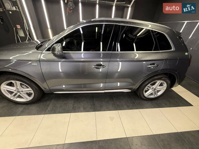 Сірий Ауді Ку 5, об'ємом двигуна 1.98 л та пробігом 1 тис. км за 59500 $, фото 8 на Automoto.ua