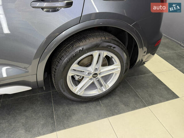 Сірий Ауді Ку 5, об'ємом двигуна 1.98 л та пробігом 1 тис. км за 59500 $, фото 11 на Automoto.ua