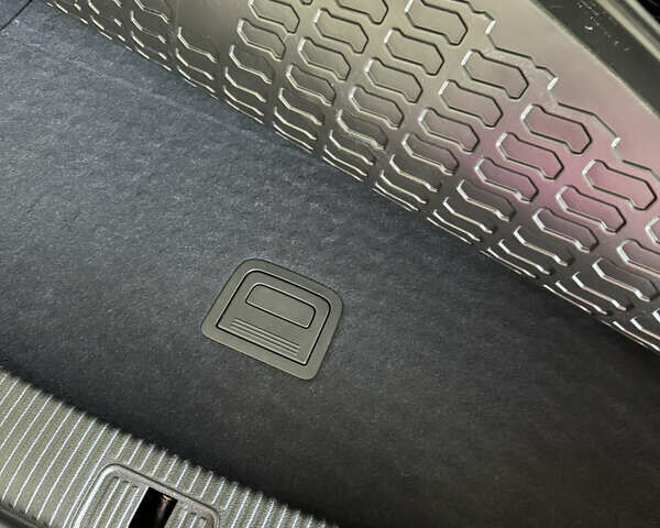 Сірий Ауді Ку 5, об'ємом двигуна 1.98 л та пробігом 9 тис. км за 55600 $, фото 16 на Automoto.ua