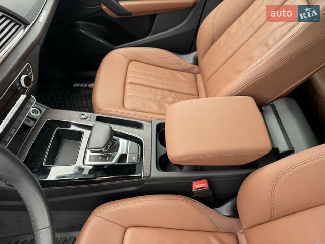 Серый Ауди Ку 5, объемом двигателя 2 л и пробегом 25 тыс. км за 38500 $, фото 8 на Automoto.ua