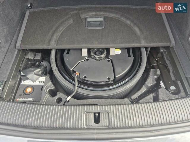 Серый Ауди Ку 5, объемом двигателя 0 л и пробегом 54 тыс. км за 34900 $, фото 31 на Automoto.ua
