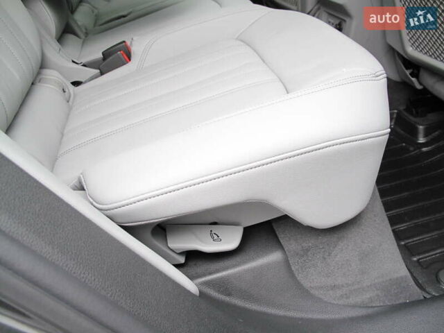 Серый Ауди Ку 5, объемом двигателя 1.98 л и пробегом 22 тыс. км за 44500 $, фото 110 на Automoto.ua