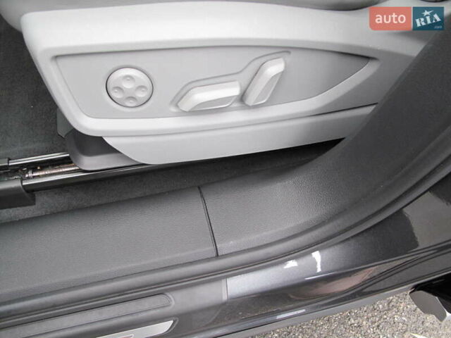 Серый Ауди Ку 5, объемом двигателя 1.98 л и пробегом 22 тыс. км за 44500 $, фото 43 на Automoto.ua