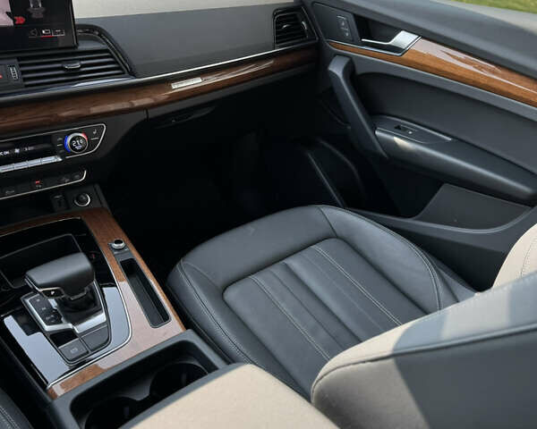 Серый Ауди Ку 5, объемом двигателя 2 л и пробегом 22 тыс. км за 26500 $, фото 19 на Automoto.ua