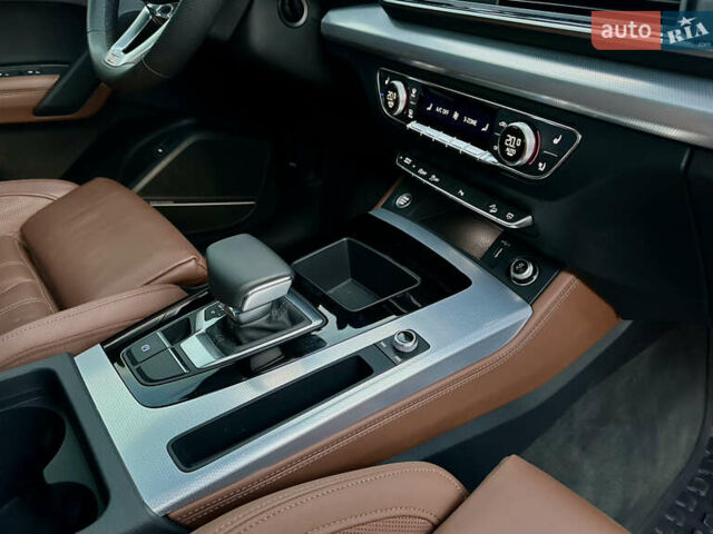 Серый Ауди Ку 5, объемом двигателя 2 л и пробегом 18 тыс. км за 36999 $, фото 97 на Automoto.ua