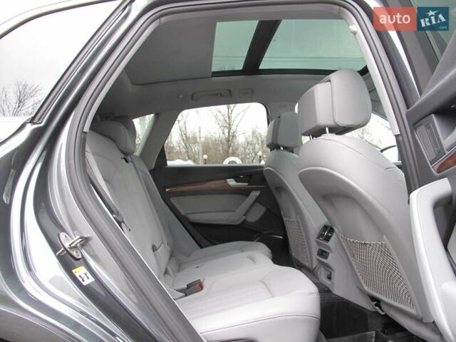 Серый Ауди Ку 5, объемом двигателя 1.98 л и пробегом 22 тыс. км за 44500 $, фото 102 на Automoto.ua