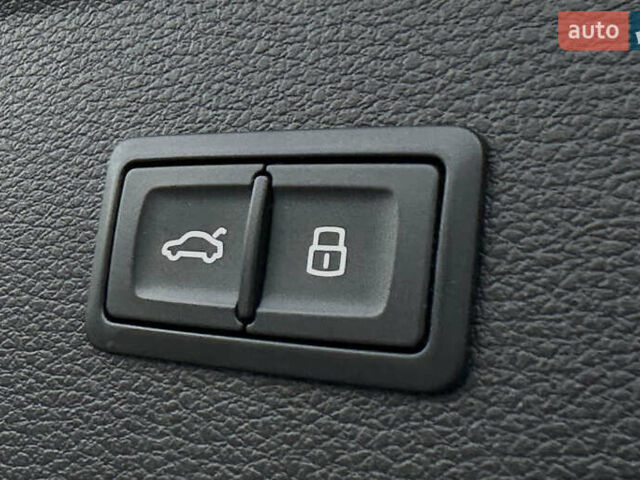 Серый Ауди Ку 5, объемом двигателя 2 л и пробегом 18 тыс. км за 36999 $, фото 104 на Automoto.ua