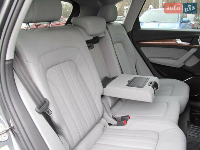 Серый Ауди Ку 5, объемом двигателя 1.98 л и пробегом 22 тыс. км за 44500 $, фото 109 на Automoto.ua