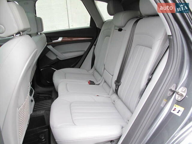 Серый Ауди Ку 5, объемом двигателя 1.98 л и пробегом 22 тыс. км за 44500 $, фото 54 на Automoto.ua