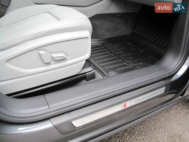 Серый Ауди Ку 5, объемом двигателя 1.98 л и пробегом 22 тыс. км за 44500 $, фото 100 на Automoto.ua