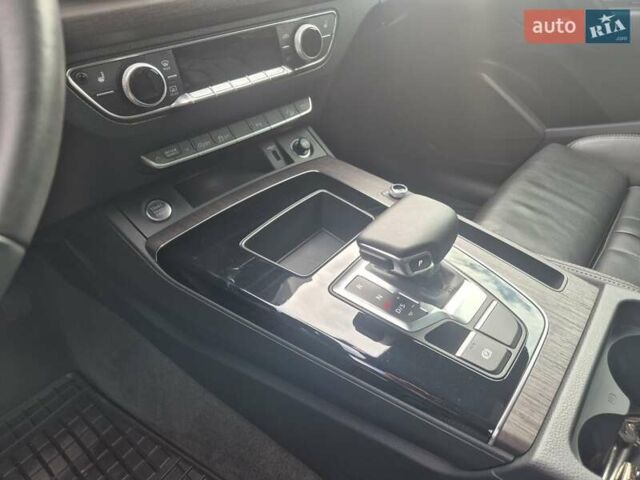 Серый Ауди Ку 5, объемом двигателя 0 л и пробегом 54 тыс. км за 34900 $, фото 25 на Automoto.ua