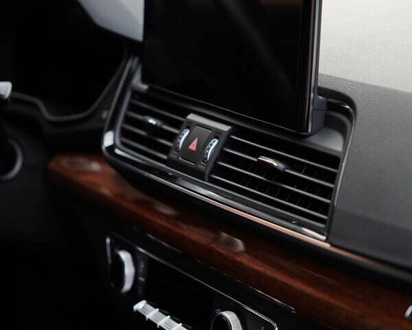 Серый Ауди Ку 5, объемом двигателя 1.98 л и пробегом 71 тыс. км за 34999 $, фото 21 на Automoto.ua