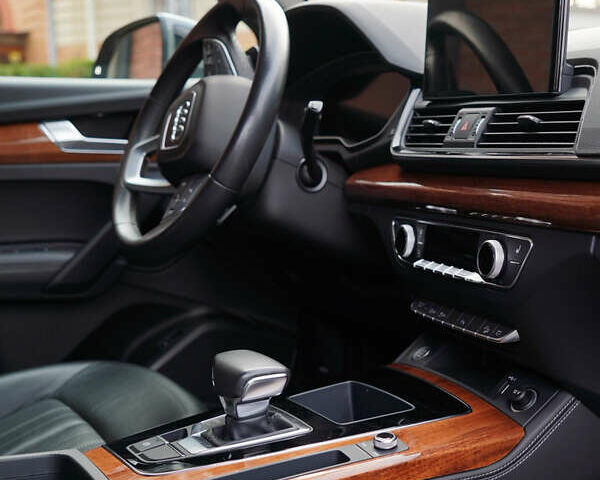 Серый Ауди Ку 5, объемом двигателя 1.98 л и пробегом 71 тыс. км за 34999 $, фото 19 на Automoto.ua