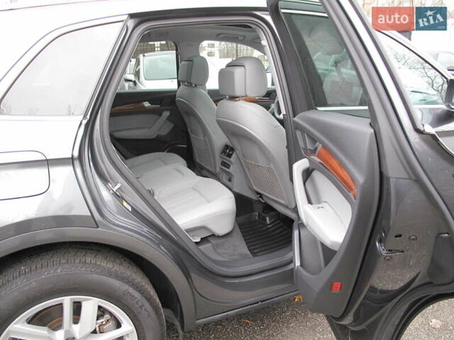 Серый Ауди Ку 5, объемом двигателя 1.98 л и пробегом 22 тыс. км за 44500 $, фото 101 на Automoto.ua