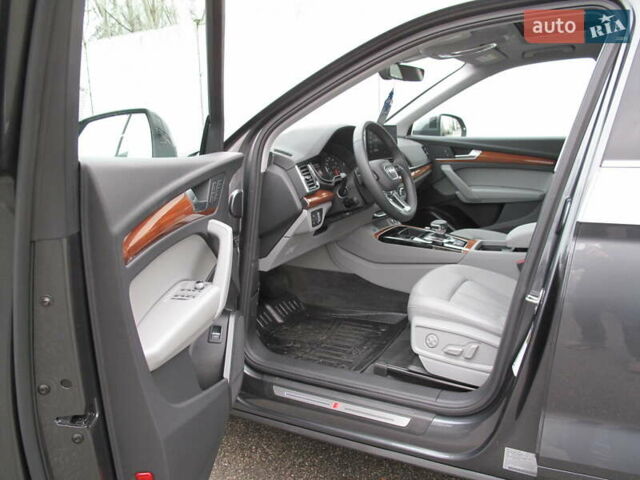 Серый Ауди Ку 5, объемом двигателя 1.98 л и пробегом 22 тыс. км за 44500 $, фото 29 на Automoto.ua