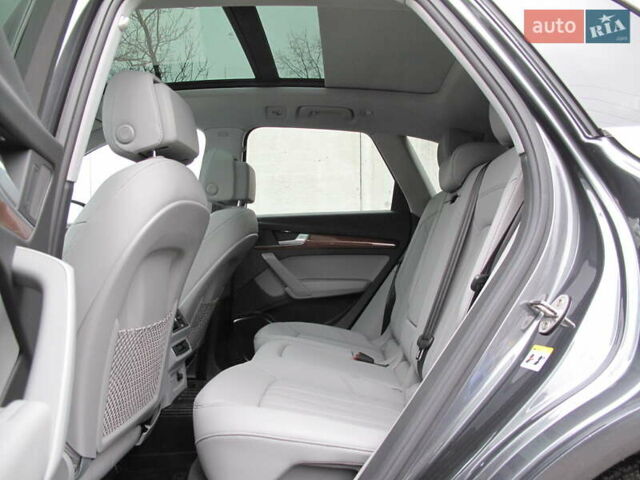 Серый Ауди Ку 5, объемом двигателя 1.98 л и пробегом 22 тыс. км за 44500 $, фото 52 на Automoto.ua