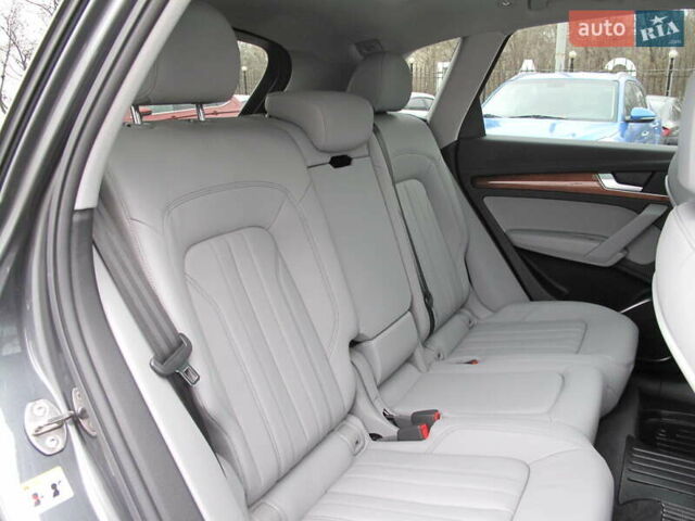 Серый Ауди Ку 5, объемом двигателя 1.98 л и пробегом 22 тыс. км за 44500 $, фото 104 на Automoto.ua