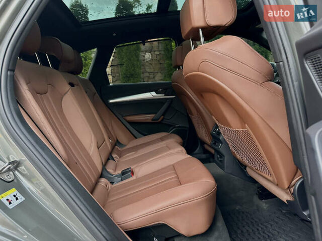 Серый Ауди Ку 5, объемом двигателя 2 л и пробегом 18 тыс. км за 36999 $, фото 83 на Automoto.ua