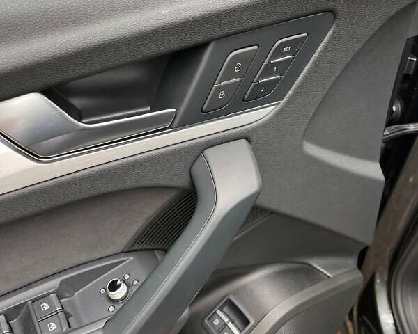 Ауди Ку 5 2023 в Харькове на Automoto.ua Серый Ауди Ку 5, объемом двигателя 1.98 л и пробегом 21 тыс. км за 53000 $, фото 28 на Automoto.ua