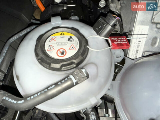 Сірий Ауді Ку 5, об'ємом двигуна 1.98 л та пробігом 1 тис. км за 59500 $, фото 16 на Automoto.ua