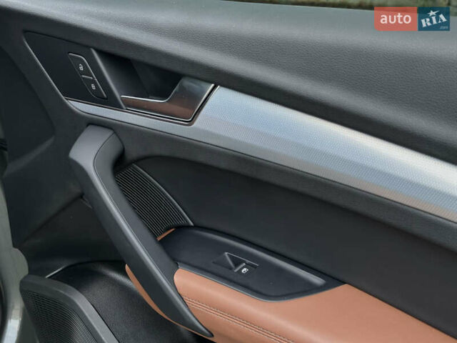 Серый Ауди Ку 5, объемом двигателя 2 л и пробегом 18 тыс. км за 36999 $, фото 88 на Automoto.ua